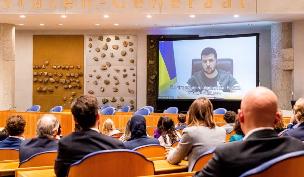 Zelensky pede que a Holanda interrompa todo o comércio com a Rússia