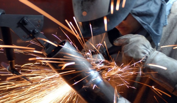 Vendas da indústria de máquinas têm queda de 2,9% em fevereiro