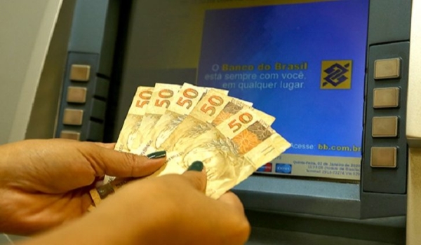 Salário de servidores estaduais está disponível para saque