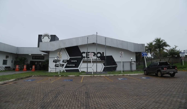 PM flagra carro com 200 kg de maconha e prende 4 traficantes no Coophavila