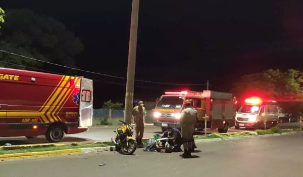 Motociclista perde controle de direção e morre com impacto do corpo no asfalto