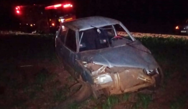 Motorista é arremessado para fora de carro em capotamento em rodovia de MS