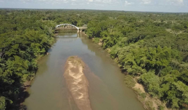 Bancos de areia asfixiam águas do Rio Miranda, que viajam por 490 km