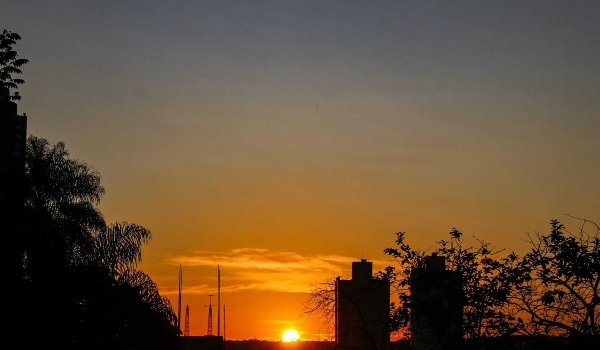 Sol predomina e MS tem máxima de 37 graus nesta quarta-feira