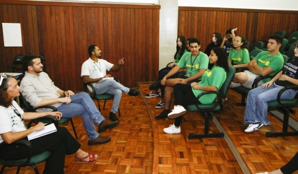 Técnicos do Núcleo de Educação Ambiental visitam escola para aprimorar experiência de alunos no Bioparque Pantanal
