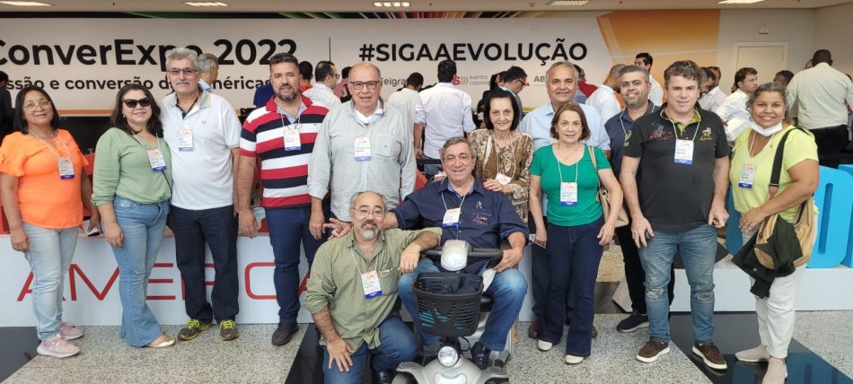 Grupo de 40 empresários do setor gráfico de MS conhece soluções de inovação na maior feira de impressão das Américas, em SP
