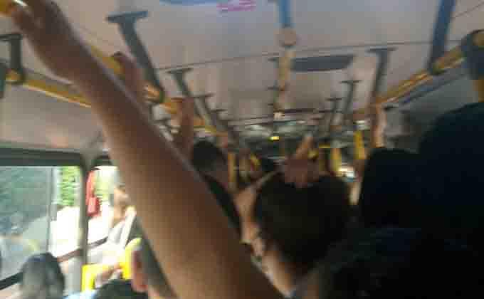 Idoso é preso após passar a mão nas nádegas de passageira de ônibus em Campo Grande