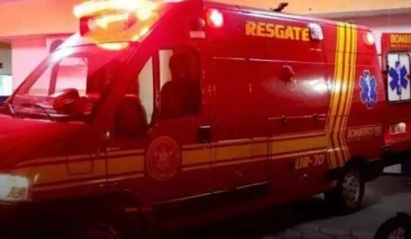 Mulher tem braço quebrado após ser espancada e esfaqueada por bandidos em assalto