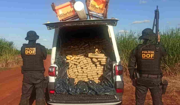 Carro com adesivo de empresa de energia elétrica é apreendido com mais de 1 tonelada de maconha em MS