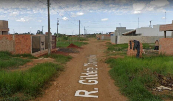 Adolescente executa jovem à bala na frente da mãe