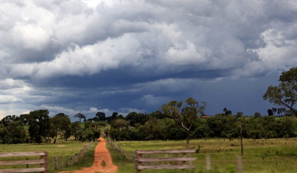 Sábado tem baixa umidade do ar e previsão de chuvas moderadas no Centro-Sul e região do Pantanal