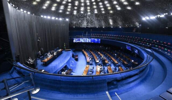 Congresso recebe proposta da LDO 2023 com aumento de R$ 82 no salário mínimo