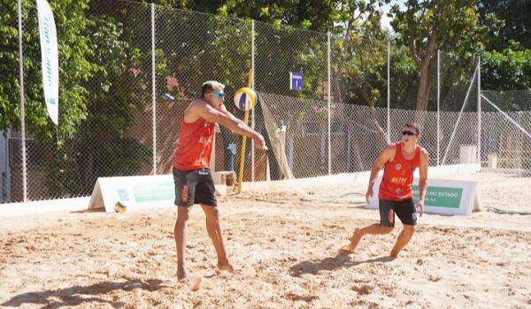 Delegação de MS embarca rumo ao Ceará para disputar os Jogos Universitários Brasileiros de Praia 2022