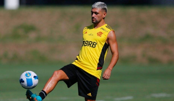 Torneios internacionais têm jogos de Flamengo, São Paulo e Santos nesta noite