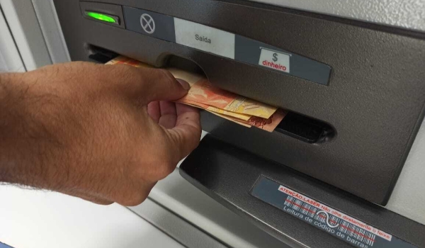 Funcionalismo estadual recebe às vésperas do Dia do Traballhador