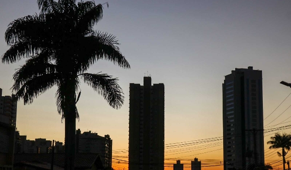 Altas temperaturas e baixa umidade do ar predominam nesta sexta