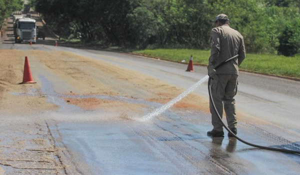 Passageiro tentou correr após moto cair, quando foi atropelado e morto