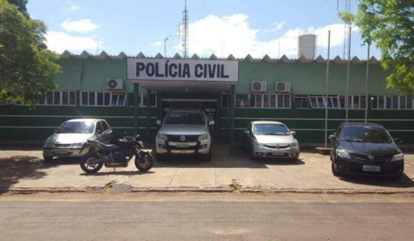 Caminhoneiro é feito refém em canavial e tem carreta roubada por quadrilha