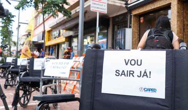 Campanha alerta para uso indevido de vagas exclusivas a pessoas com deficiência