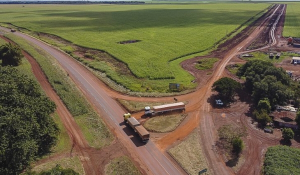 Obra de pavimentação da MS-166 avança, melhorando a logística em direção à Bioceânica