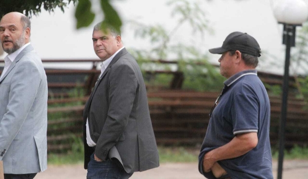  Homem que assassinou namorado da ex a tiros na Capital se apresenta à polícia