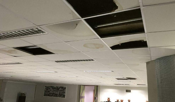 Assembleia interdita ala para consertar estragos de tempestade