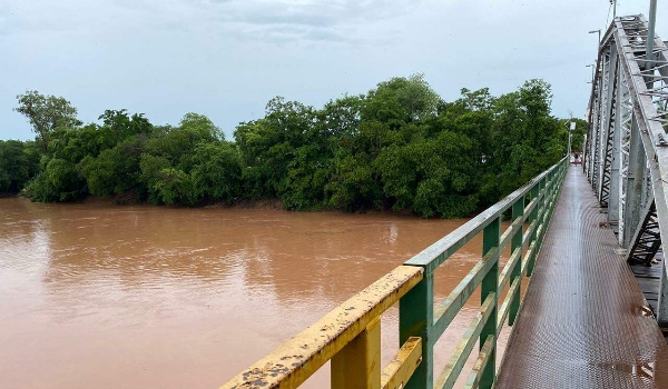 Corpo de homem é encontrado enroscado em galhos no Rio Aquidauana