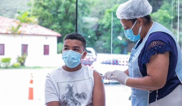 Fiocruz aponta estagnação no crescimento da cobertura vacinal contra Covid-19
