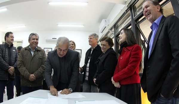 Governador assina convênios para obras em Coronel Sapucaia, Bela Vista e Santa Rita do Pardo