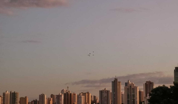Dia começa com 14ºC, mas a máxima pode chegar aos 32º em MS