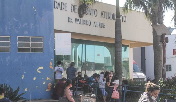 Gripe e dengue lotam unidades de saúde públicas e privadas na Capital
