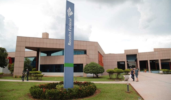 Prazo para entregar declaração do Imposto de Renda termina hoje às 23h59