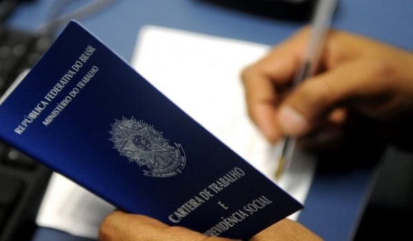 Trabalhadores devem buscar 403 carteiras de trabalho “esquecidas” na Funtrab