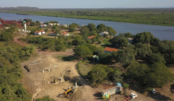 Estrada em implantação pelo Estado renova as esperanças do distrito isolado no Pantanal