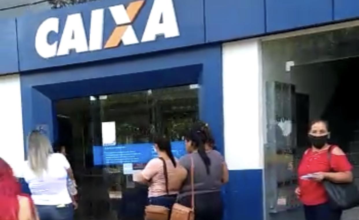 Vídeo: Fila para saque do auxílio emergencial dobra o quarteirão em Jardim