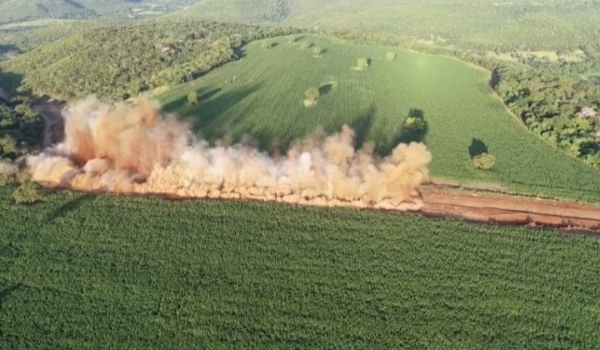 Obra de pavimentação da MS-010 até Furnas do Dionísio recebe nova explosão com 22 mil quilos de dinamite