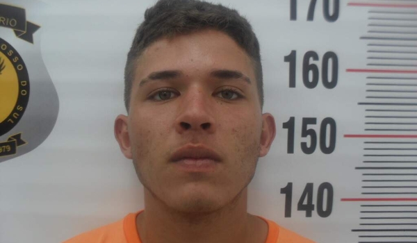 Jovem é baleado na frente de tabacaria e morre a caminho do hospital
