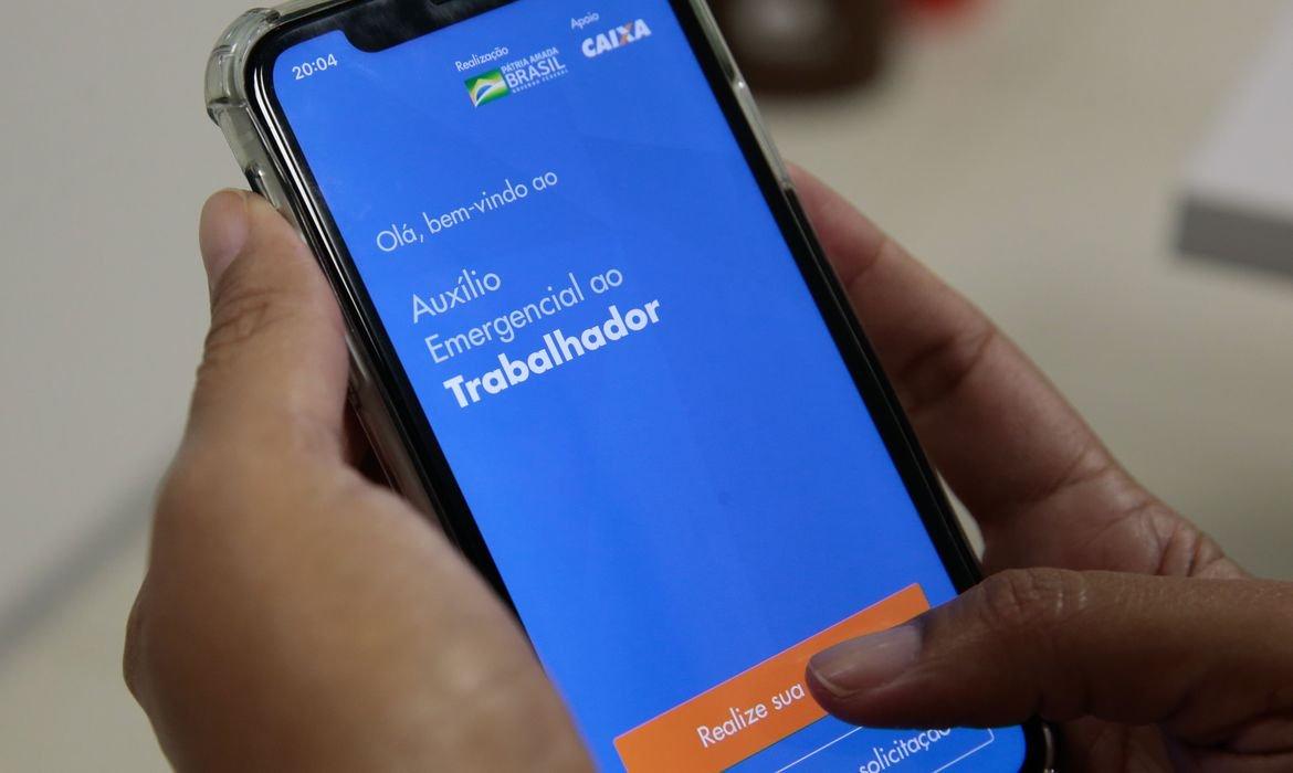 Mais de 46,2 milhões de pessoas já receberam o auxílio emergencial