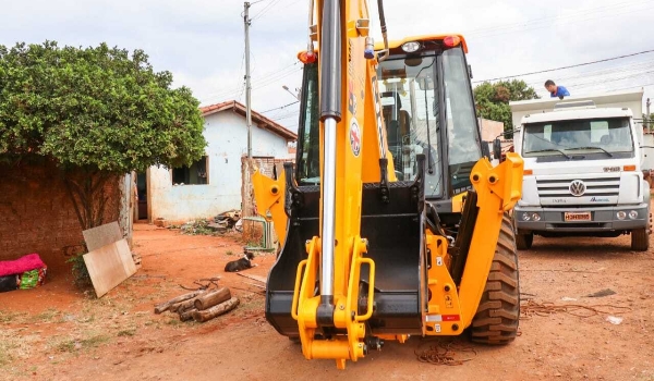 Morador é despejado em reintegração de posse e vizinhos se revoltam