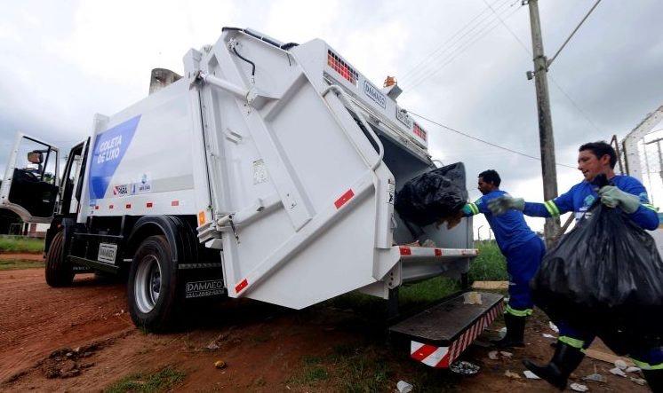 Dourados fica sem coleta de lixo no feriado