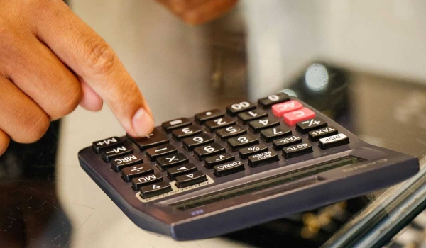 Número de famílias endividadas em Campo Grande segue caindo