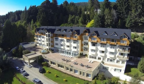 Deslizamento de terra em resort em Bariloche deixa três turistas uruguaios mortos