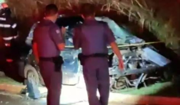 Carro capota várias vezes, ocupantes são arremessados e homem morre na BR-262