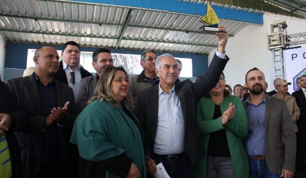 Em aniversário de Murtinho, governador entrega R$ 31 milhões em investimentos