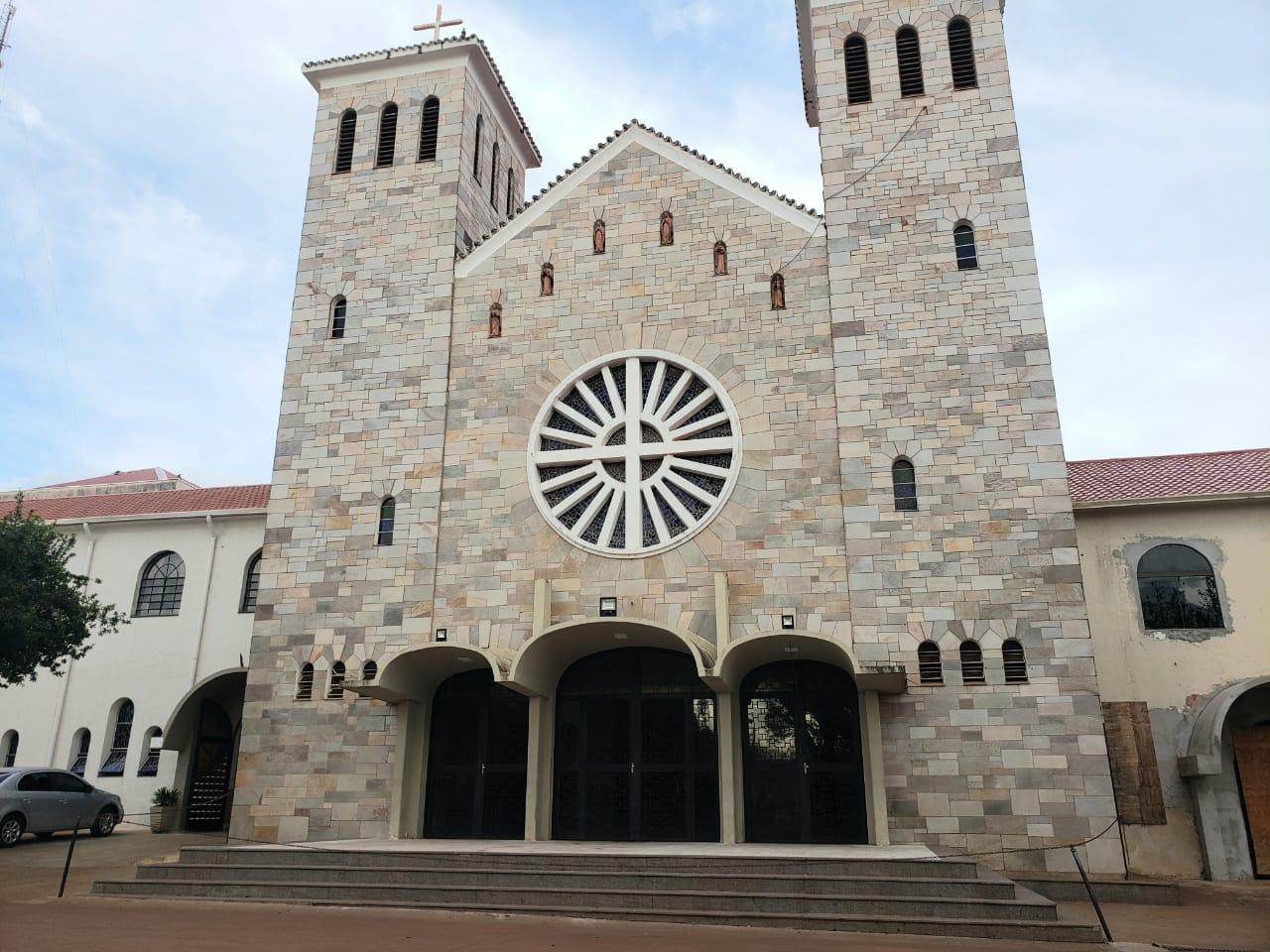 Grupo de católicos e evangélicos pressionam para reabertura de templos em Dourados