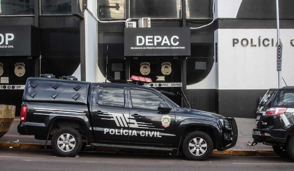 Motorista arranca com Porsche na frente da PM e vai preso por embriaguez