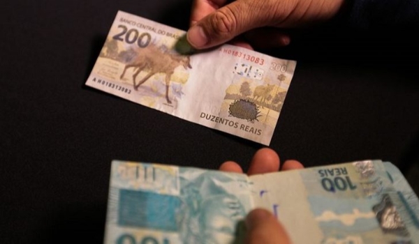 Investir 13º antecipado pode ser uma boa estratégia para ter renda extra