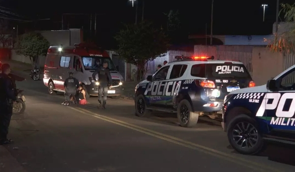 Jovem transexual é baleada durante assalto e abandonada em rua no Jardim Tijuca