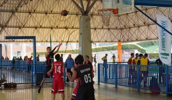 Copa dos Campeões de basquetebol e futsal de 15 a 17 anos começa nesta quarta-feira em Coxim