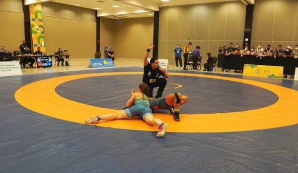 Fundesporte oferece curso gratuito para formação de treinadores de luta olímpica
